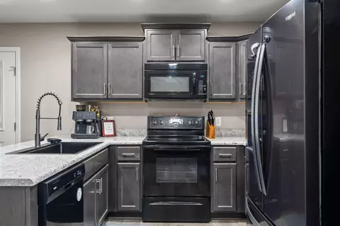 Kitchen - 531 S Forest Ln, Republic, MO 65738 photo 4 of 8