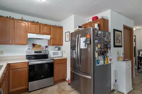 Kitchen - 635 S Mahn Ave, Springfield, MO 65802 photo 2 of 2