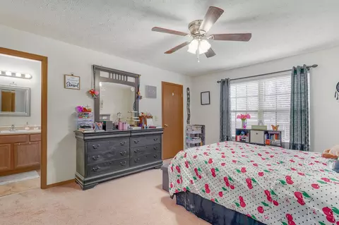 Bedroom - 635 S Mahn Ave, Springfield, MO 65802 photo 3 of 4