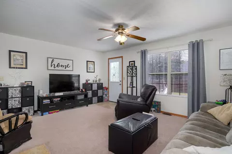 Living - 635 S Mahn Ave, Springfield, MO 65802 photo 1 of 1