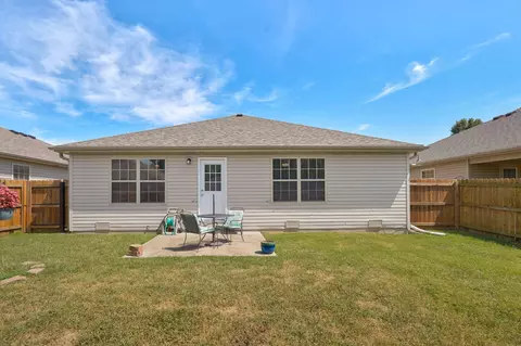 Exterior - 635 S Mahn Ave, Springfield, MO 65802 photo 6 of 7