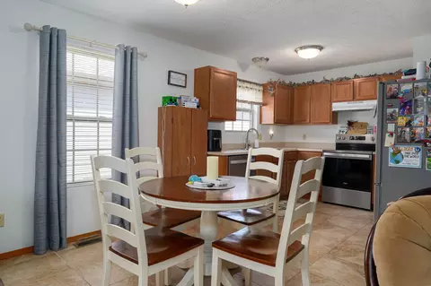 Dining - 635 S Mahn Ave, Springfield, MO 65802 photo 1 of 1