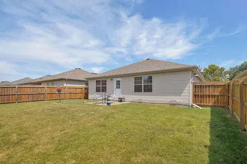 Exterior - 635 S Mahn Ave, Springfield, MO 65802 photo 4 of 7