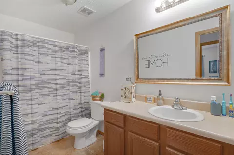 Bath - 635 S Mahn Ave, Springfield, MO 65802 photo 1 of 2