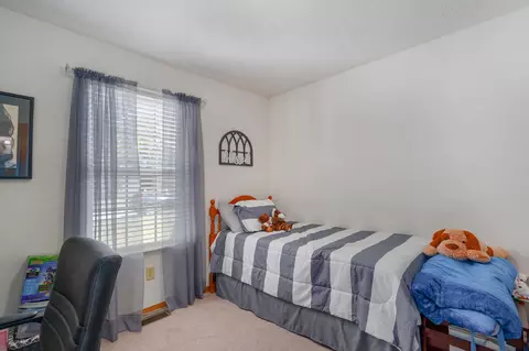 Bedroom - 635 S Mahn Ave, Springfield, MO 65802 photo 2 of 4