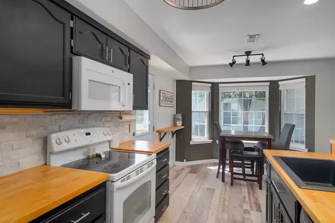 Kitchen - 970 W Birch St, Nixa, MO 65714 photo 3 of 3