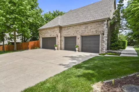 Exterior - 4013 E Gastonbury St, Springfield, MO 65809 photo 7 of 20