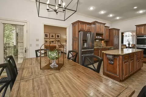 Dining - 4013 E Gastonbury St, Springfield, MO 65809 photo 2 of 6