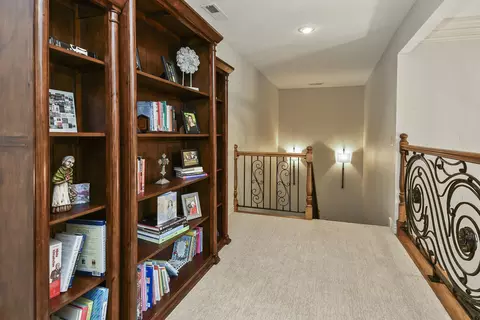 Entry Way - 4013 E Gastonbury St, Springfield, MO 65809 photo 5 of 8