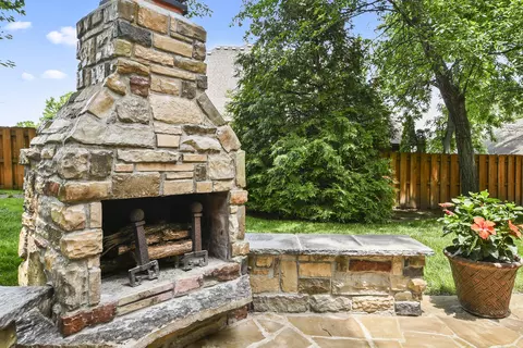 Exterior - 4013 E Gastonbury St, Springfield, MO 65809 photo 9 of 20
