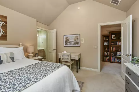Bedroom - 4013 E Gastonbury St, Springfield, MO 65809 photo 6 of 13