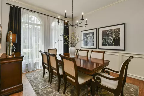 Dining - 4013 E Gastonbury St, Springfield, MO 65809 photo 5 of 6