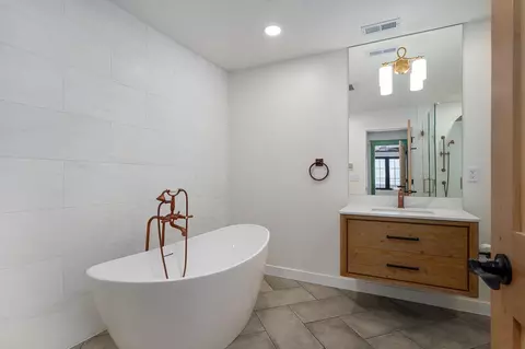 Bath - 497 Double Spring Rd, Republic, MO 65738 photo 11 of 24