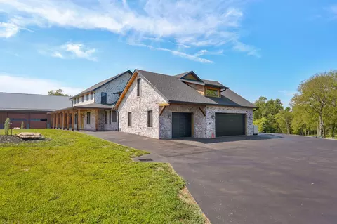 Exterior - 497 Double Spring Rd, Republic, MO 65738 photo 3 of 31