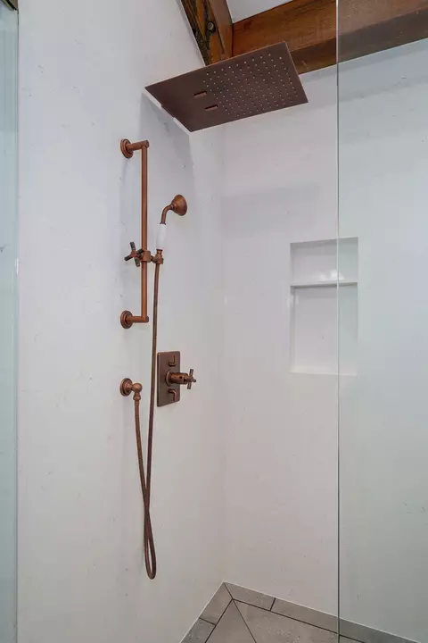 Bath - 497 Double Spring Rd, Republic, MO 65738 photo 4 of 24