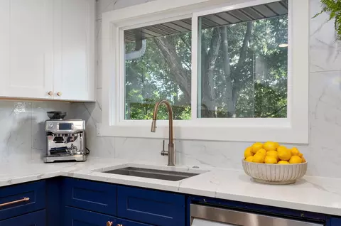 Kitchen - 2800 W Oak Run, Ozark, MO 65721 photo 4 of 5