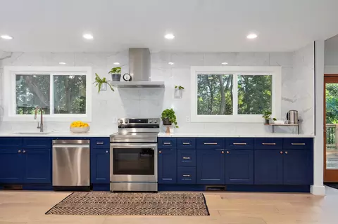 Kitchen - 2800 W Oak Run, Ozark, MO 65721 photo 3 of 5