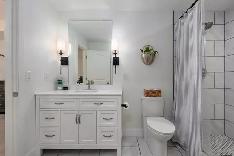 Bath - 2800 W Oak Run, Ozark, MO 65721 photo 2 of 4