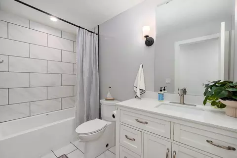 Bath - 2800 W Oak Run, Ozark, MO 65721 photo 3 of 4