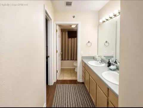 Bath - 690 Fall Creek Dr #10, Branson, MO 65616 photo 2 of 3