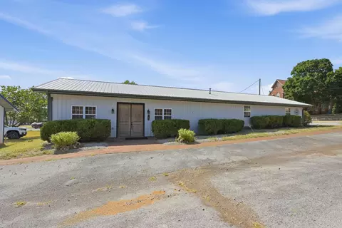 212 E Washington Ave, Pierce City, MO 65723