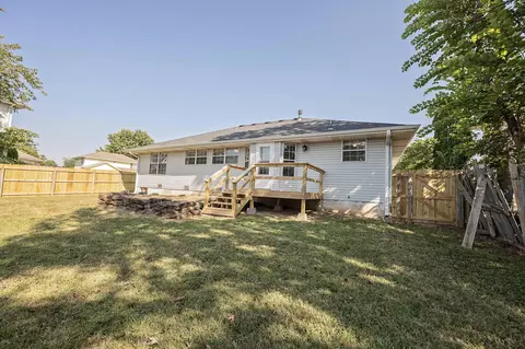 Exterior - 3020 W Melbourne St, Springfield, MO 65810 photo 5 of 6