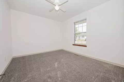 Bedroom - 3020 W Melbourne St, Springfield, MO 65810 photo 4 of 8