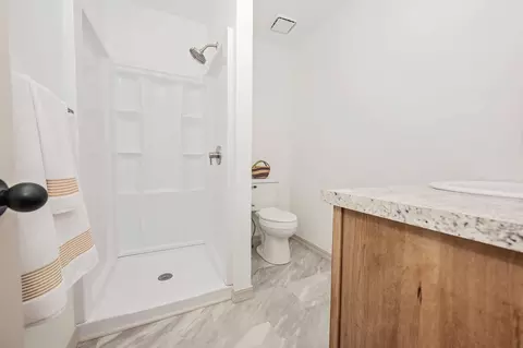 Bath - 3020 W Melbourne St, Springfield, MO 65810 photo 1 of 5