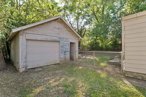 Exterior - 1226 W Kerr St, Springfield, MO 65803 photo 5 of 8