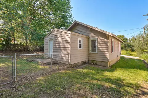 Exterior - 1226 W Kerr St, Springfield, MO 65803 photo 6 of 8