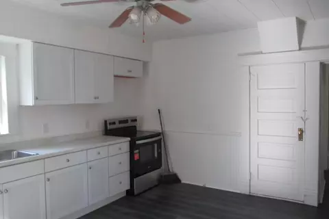 Kitchen - 194 Red Clover Rd, Strafford, MO 65757 photo 2 of 3