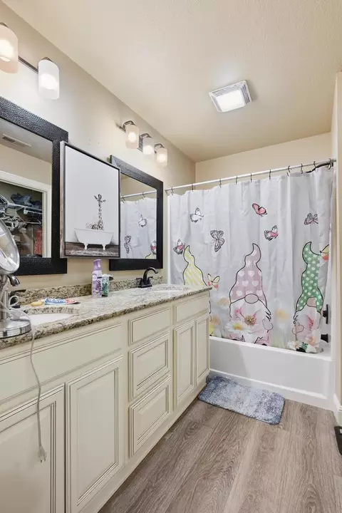 Bath - 115 S Mccoy Ave, Joplin, MO 64801 photo 2 of 2