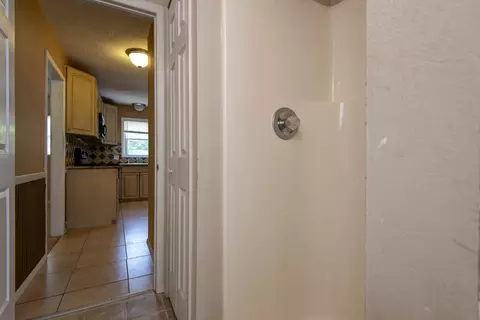 Entry Way - 1455 S Barnes Ave, Springfield, MO 65804 photo 1 of 1