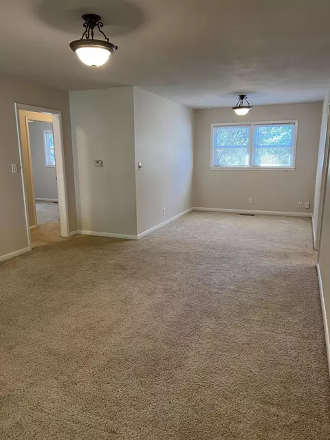 Living - 1455 S Barnes Ave, Springfield, MO 65804 photo 9 of 9