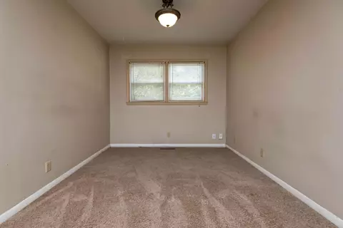 Bedroom - 1455 S Barnes Ave, Springfield, MO 65804 photo 1 of 5