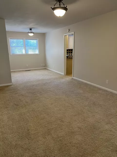 Living - 1455 S Barnes Ave, Springfield, MO 65804 photo 6 of 9