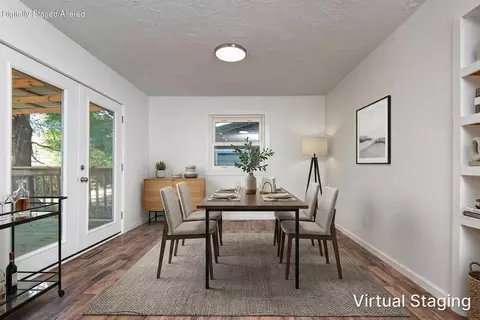 Dining - 1020 Edgewood St, Springfield, MO 65807 photo 1 of 2