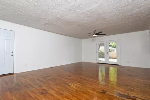 Living - 1020 Edgewood St, Springfield, MO 65807 photo 5 of 6