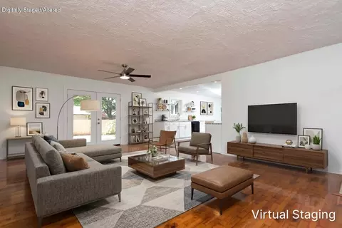 Living - 1020 Edgewood St, Springfield, MO 65807 photo 1 of 6