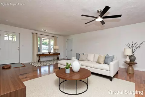 Living - 1020 Edgewood St, Springfield, MO 65807 photo 3 of 6