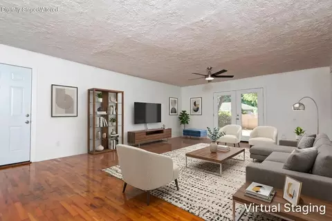 Living - 1020 Edgewood St, Springfield, MO 65807 photo 2 of 6