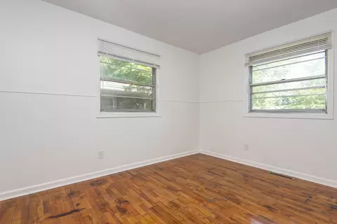 Bedroom - 1020 Edgewood St, Springfield, MO 65807 photo 6 of 7