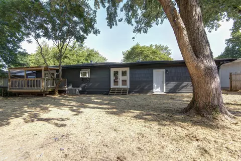 Exterior - 1020 Edgewood St, Springfield, MO 65807 photo 8 of 8