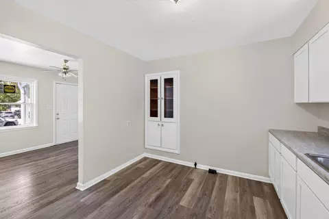 Entry Way - 2120 N Fort Ave, Springfield, MO 65803 photo 1 of 2