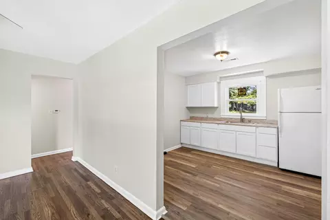 Entry Way - 2120 N Fort Ave, Springfield, MO 65803 photo 2 of 2