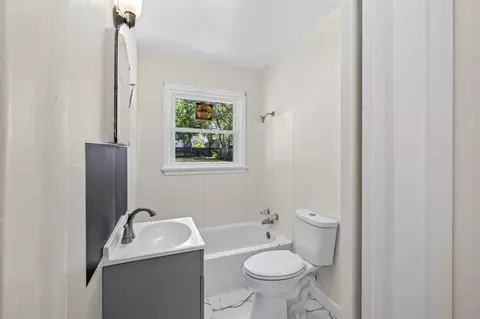 Bath - 2120 N Fort Ave, Springfield, MO 65803 photo 1 of 1