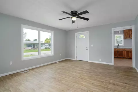 Living - 12 E Hawthorne St, Aurora, MO 65605 photo 3 of 3