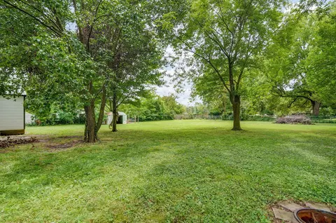 Exterior - 12 E Hawthorne St, Aurora, MO 65605 photo 4 of 9