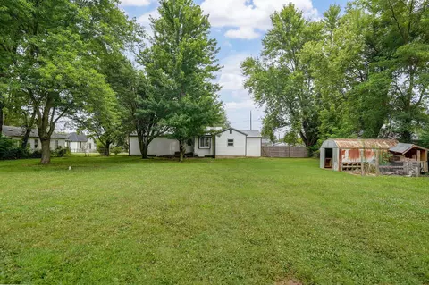 Exterior - 12 E Hawthorne St, Aurora, MO 65605 photo 7 of 9