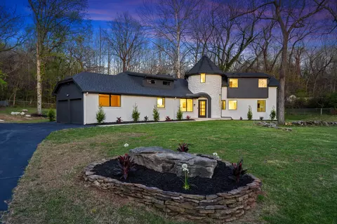 Exterior - 5554 S Woodcliffe Dr, Springfield, MO 65804 photo 2 of 12